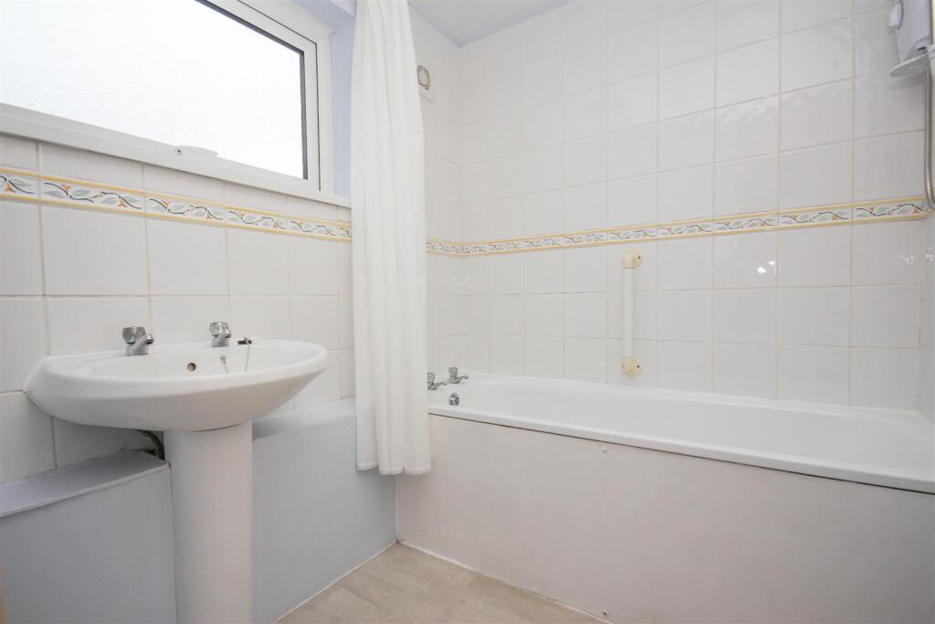 Bathroom.JPG