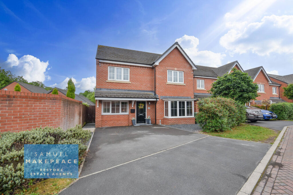 Four Bedroom Detached Family Home with Modern, Sl
