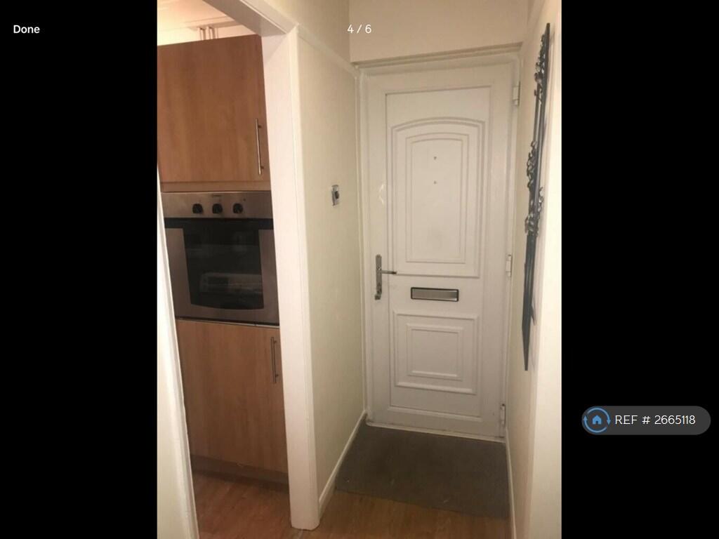 Entrance With Dg Front Door