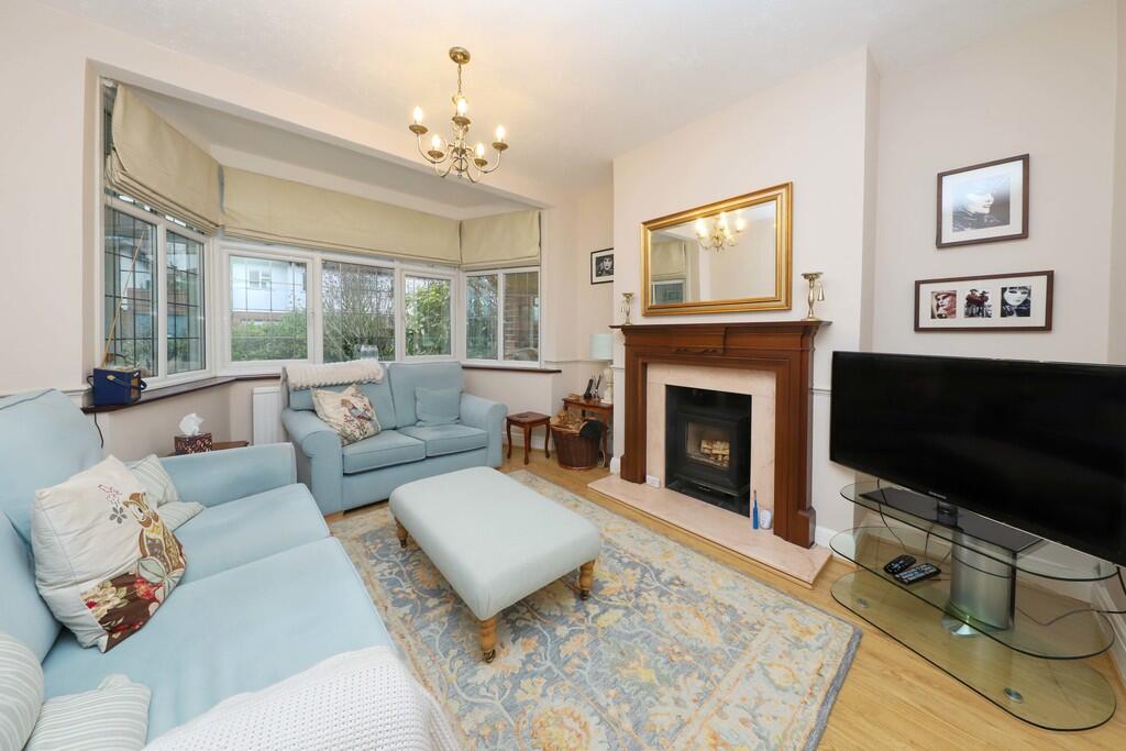 19 Cannonbury Ave...