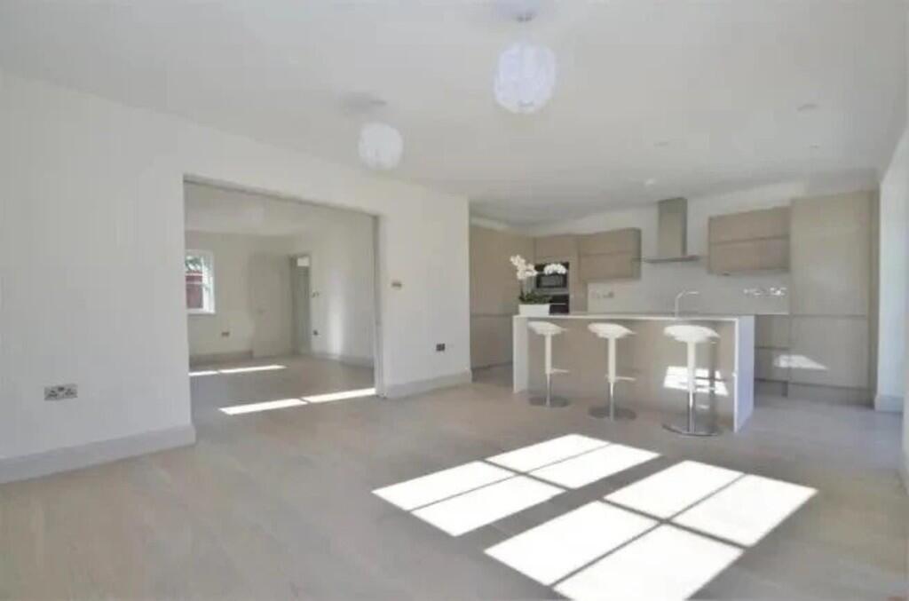 ickenham - kitche...