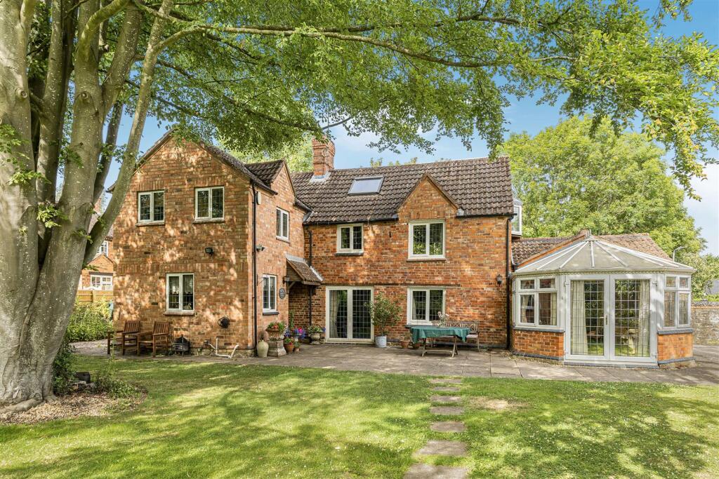 Vale Cottage, 4 Butchers Lane, Pattishall (20).JPG