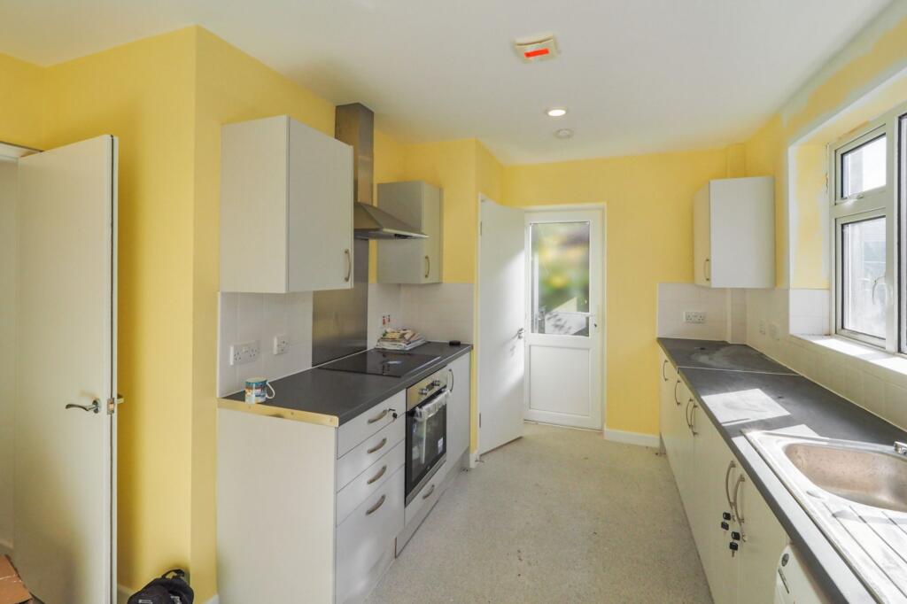 15 Sweechgate, Broad Oak, Canterbury, Kent, CT2 0QY