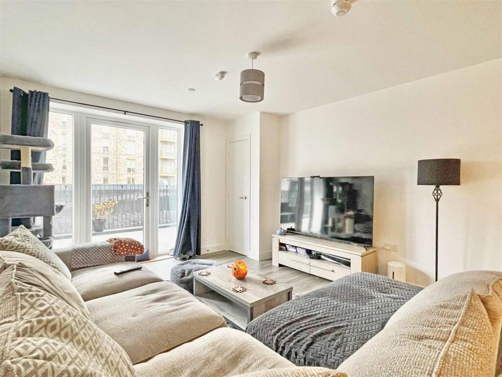 lounge1.jpg