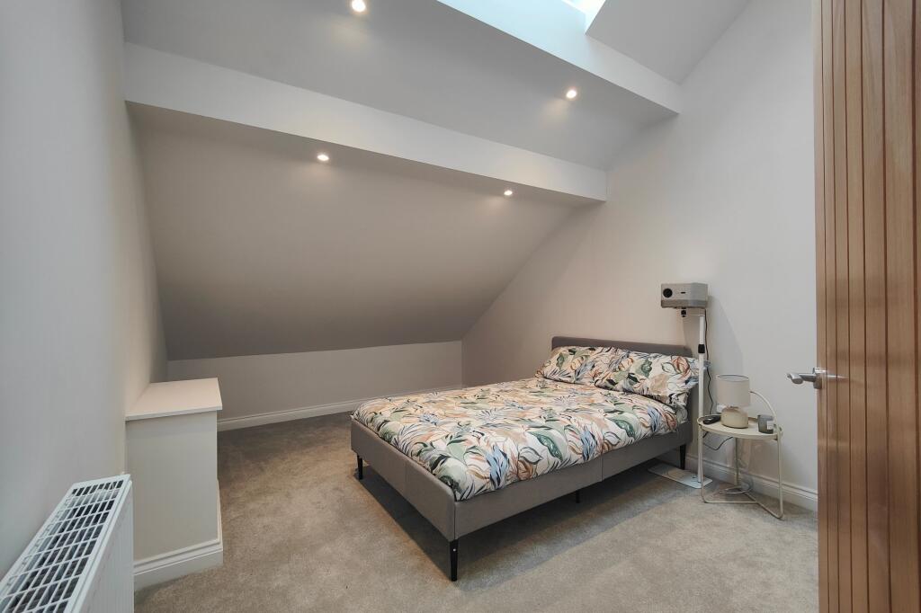 4 Bedrooms