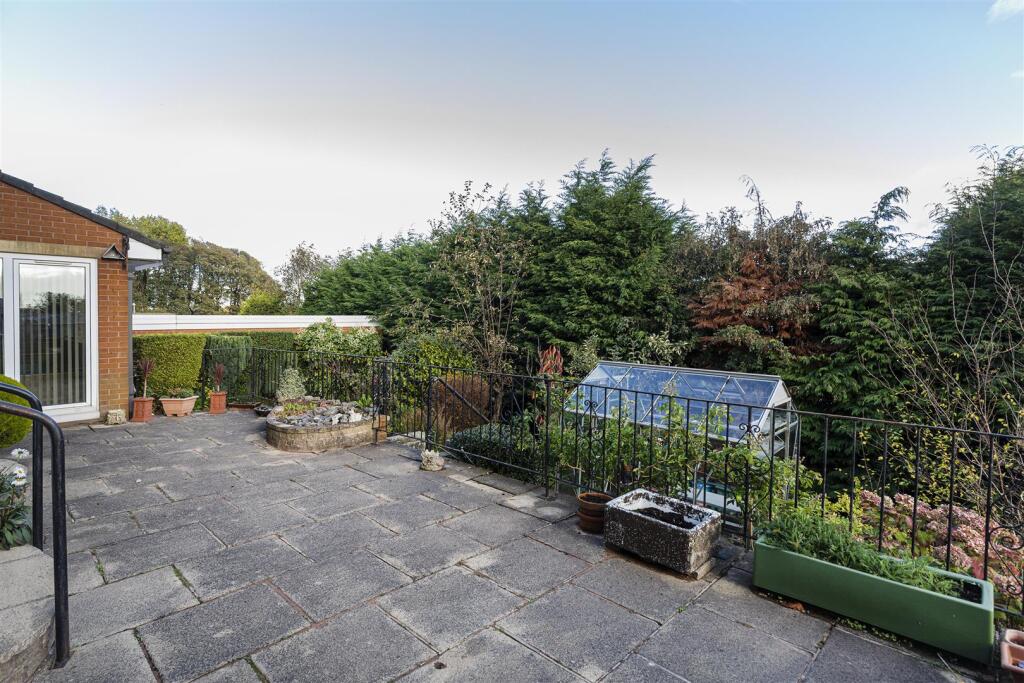 Bramleys Estate Agents - Gleneagles Way - Fixby (4