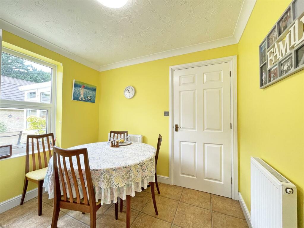 Warspite Gardens 10 - Breakfast Area.jpg