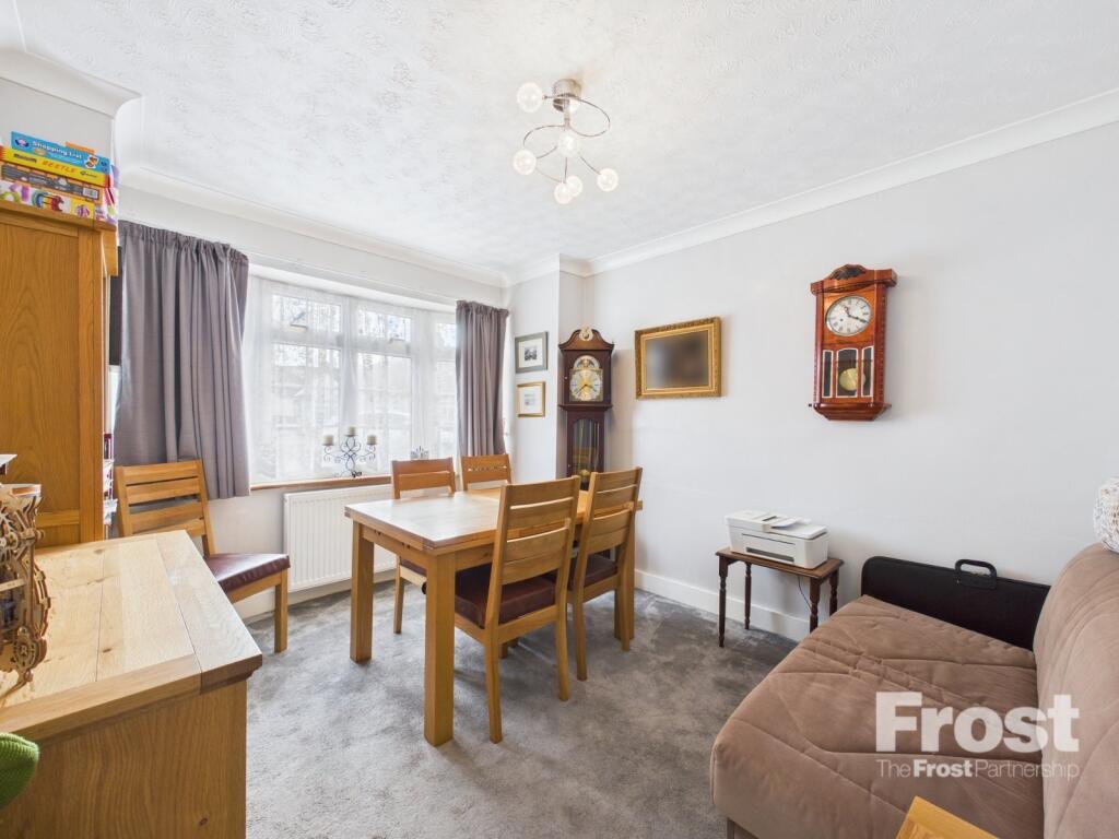 Bedroom 2 / Dining R