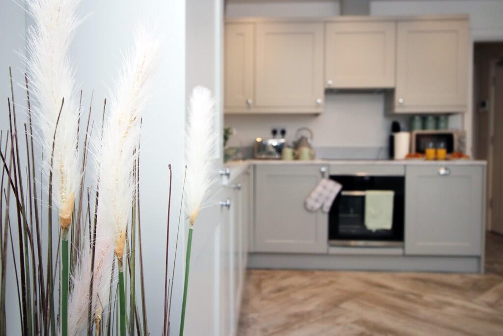 784b695d-e635-400...