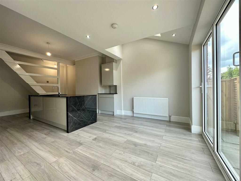 Dining Kitchen Aspect 3