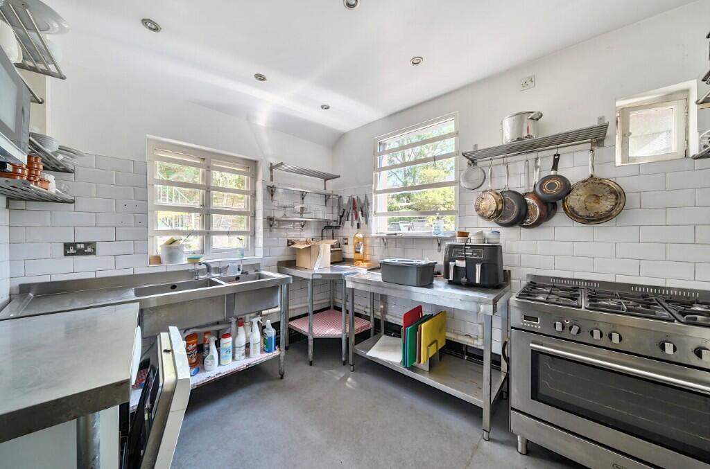 Commercial kitchen