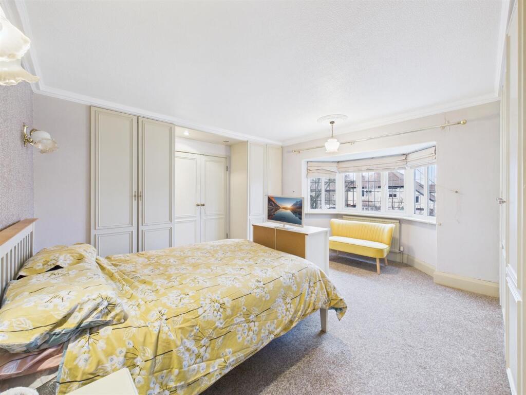 Bedroom: