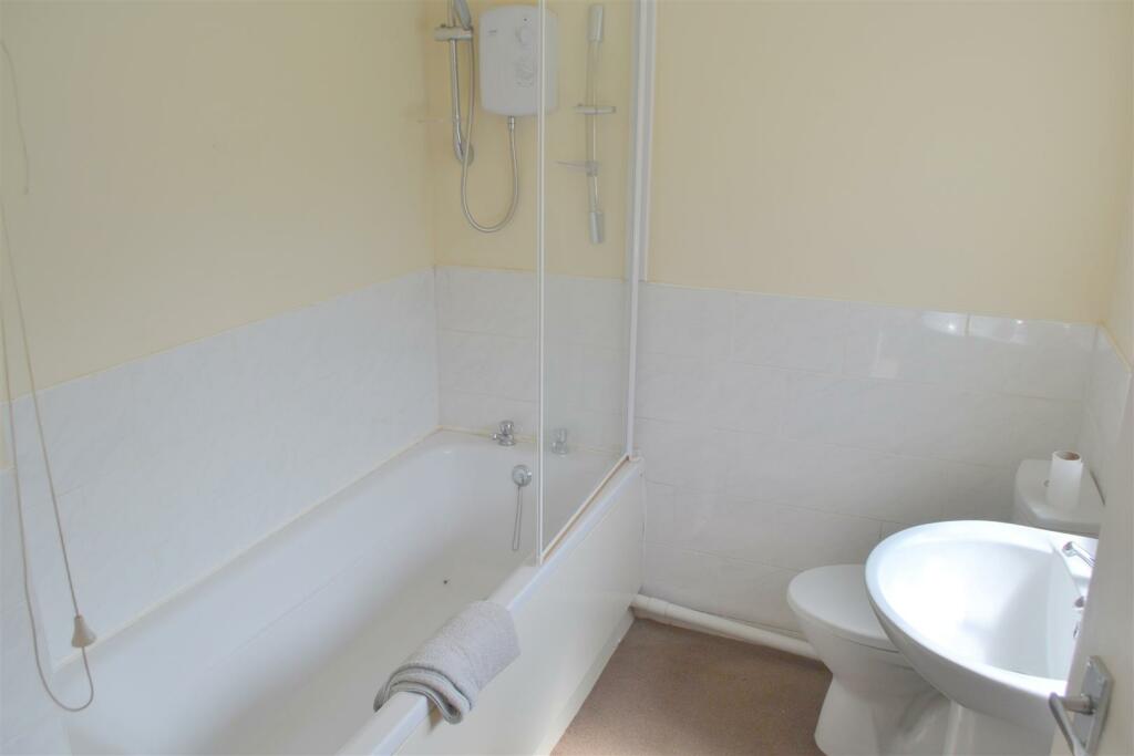 Bathroom.JPG