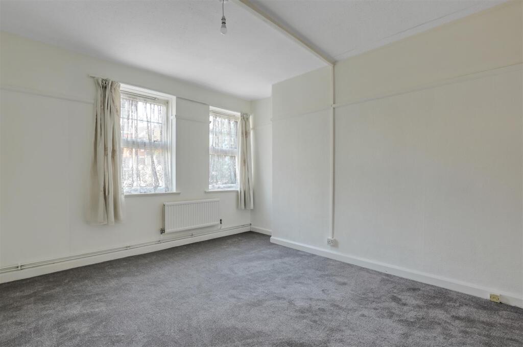 09-ab1aJHHFI - 3 Heatfield Garden - 26.jpg