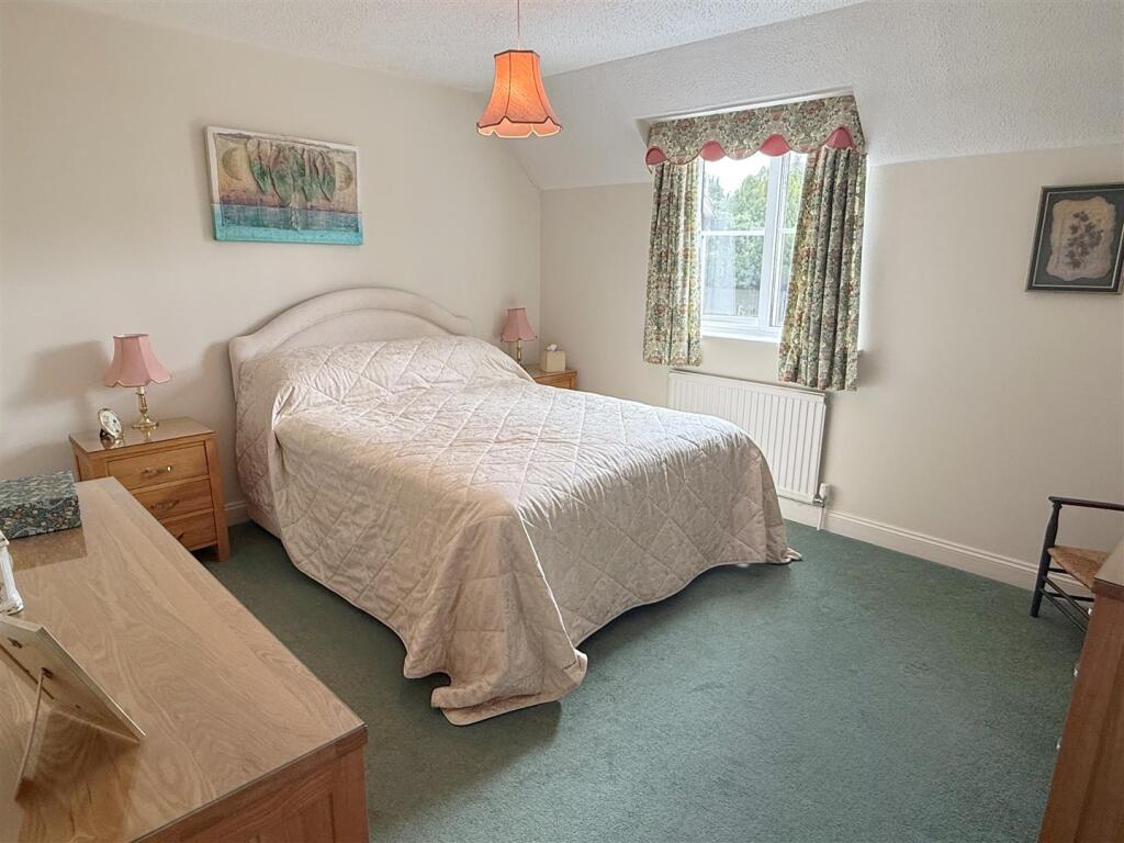 Bed 2.JPG