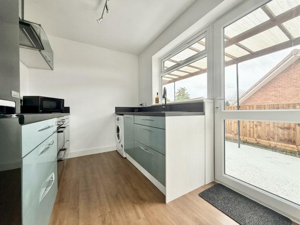 Kitchen1.jpg