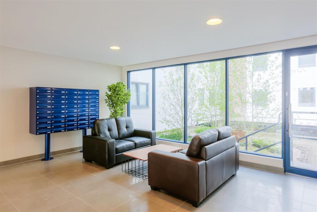 Skipper-Lobby-001.jpg