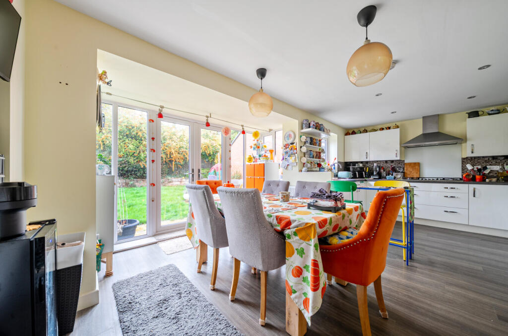 1375045-18-690888e240a43