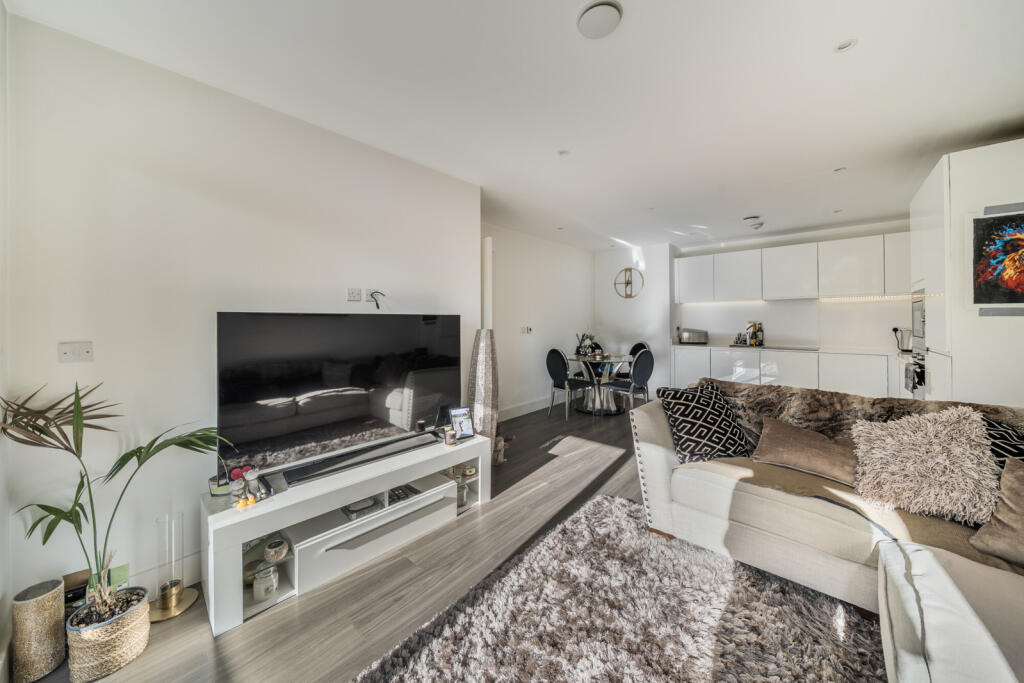 1358941-11-68d40f...