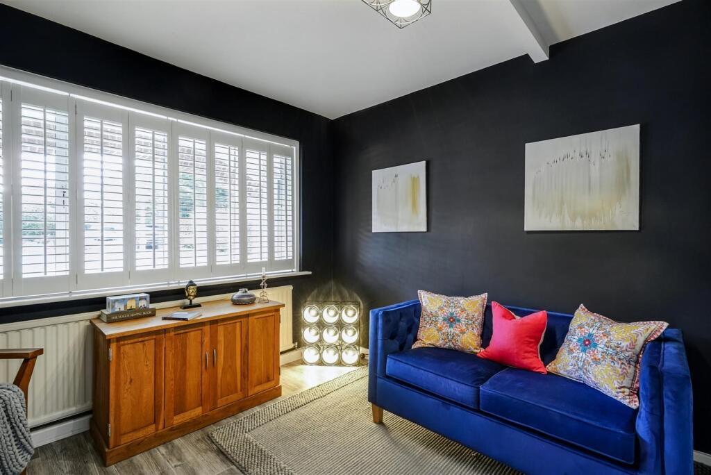 Sitting Room/Study/Bedroom 5