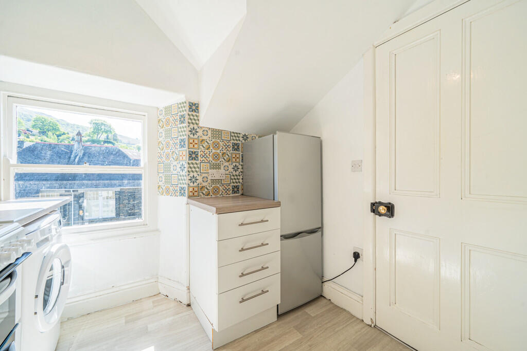 Top Floor Flat 2 ...