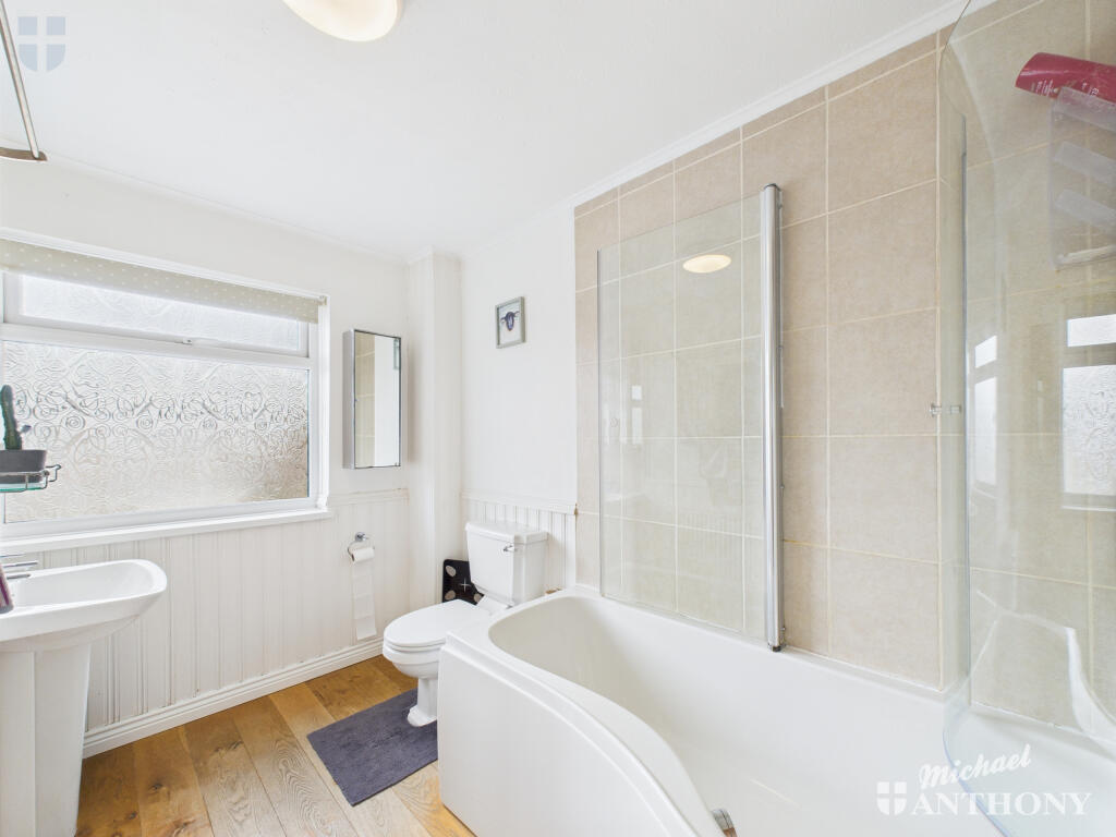 CAM03218G0-PR0705-STILL025