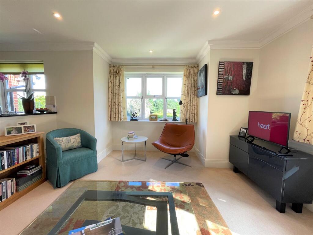 Open-Plan Kitchen/Living Room