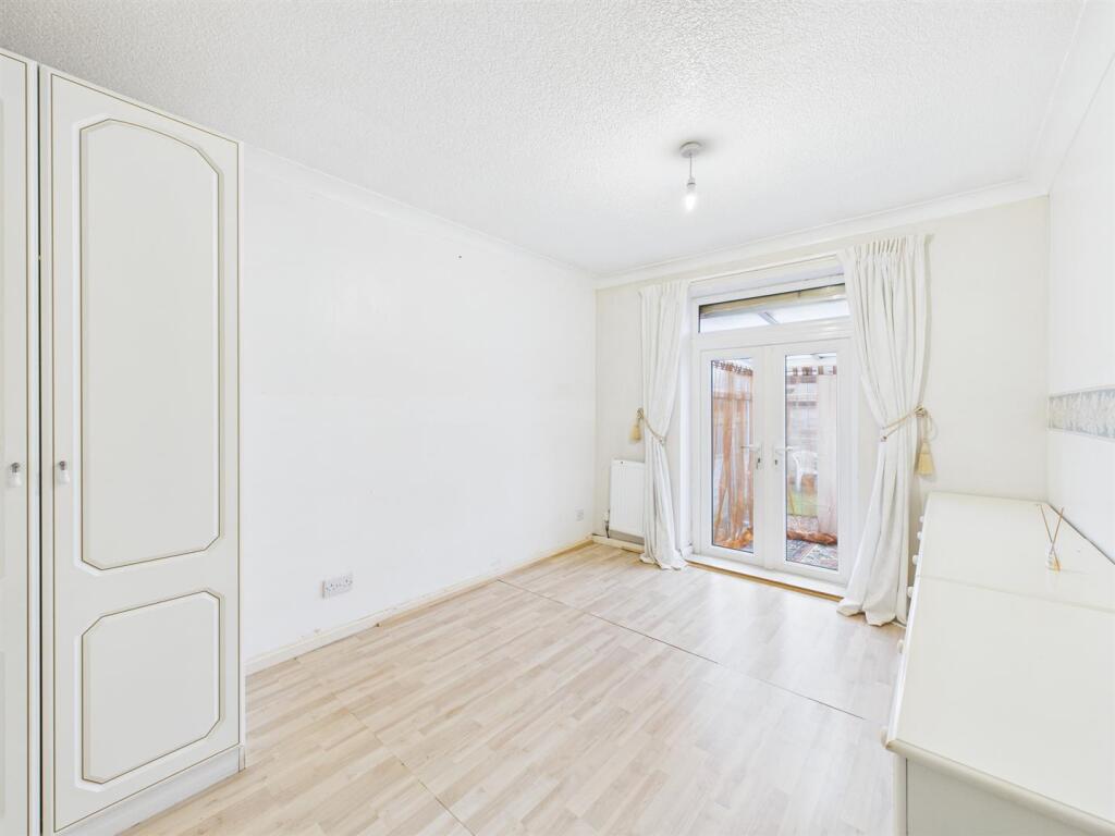 Bedroom: