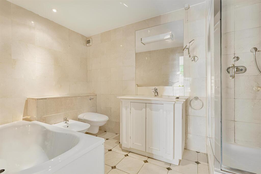 En-suite to Second B