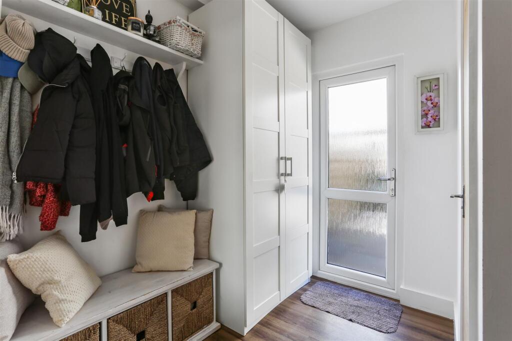 630631790 - 195 Woodcote Road, SM6 21.jpg