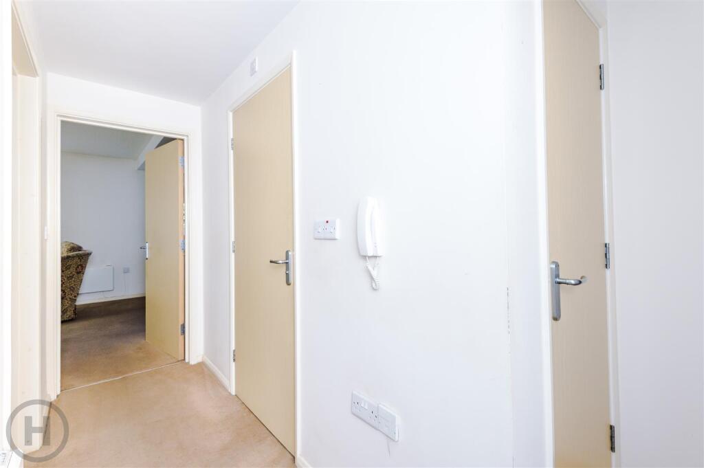 Hallway.jpg