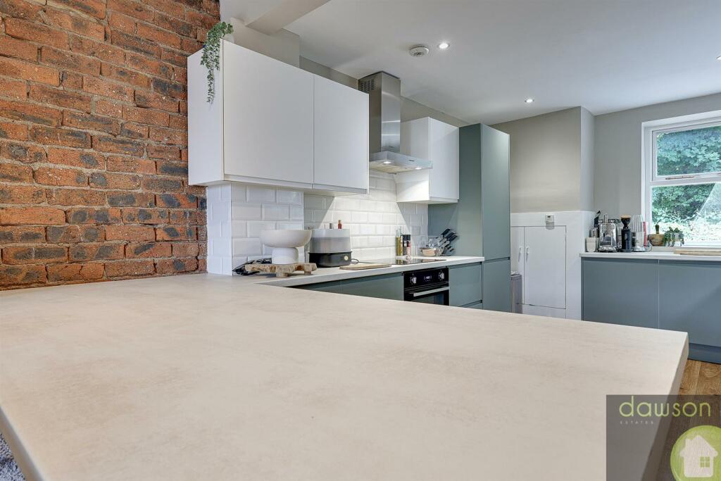 Lounge/Kitchen