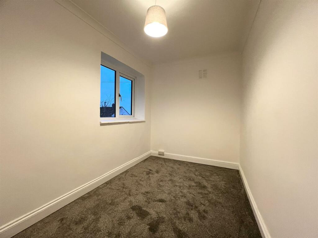 USE bedroom 3 (5).jpg