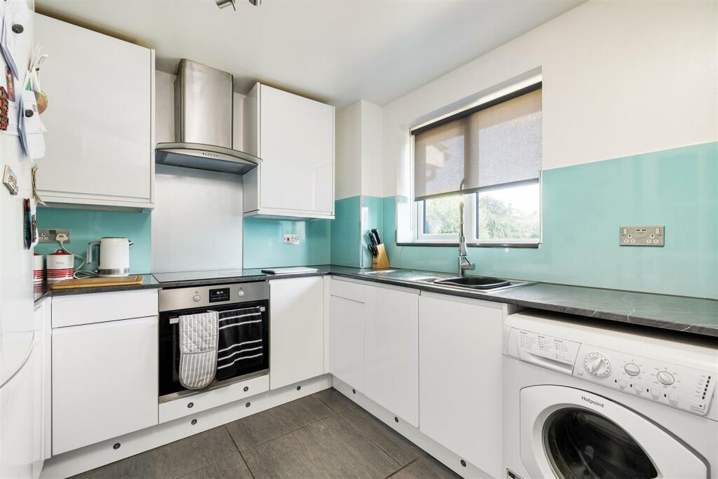 Luther King Close, E17