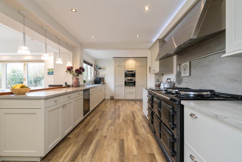 14 Brueton Avenue_36.jpg