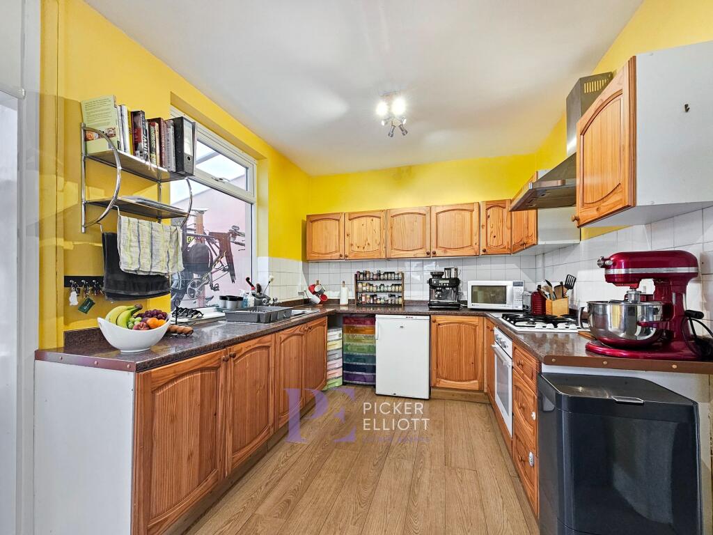 Kitchen dining room