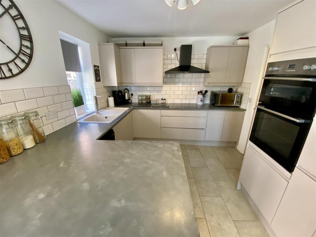 Bramleys Estate Agents - Savile Place - Mirfield (