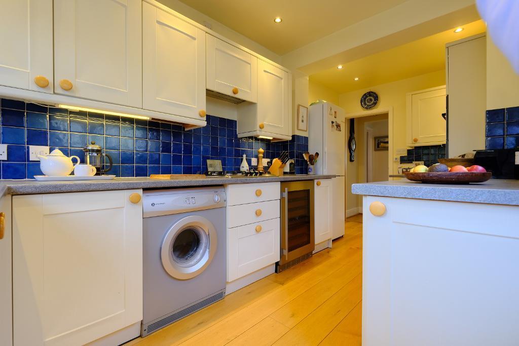 Plenty of work top space