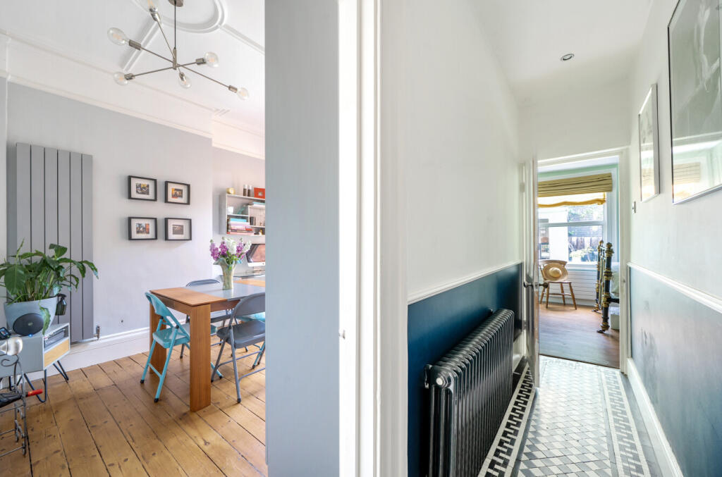 1317398-6-685e5b6...