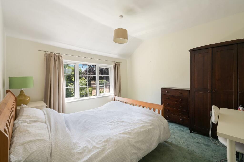 MANOR GREEN ROAD   (13).jpg