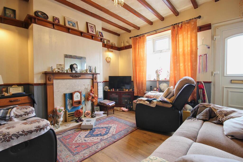 SITTING ROOM