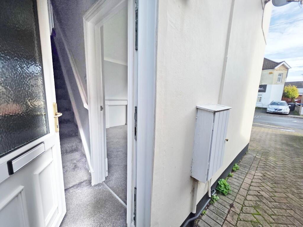 Side Aspect Entrance