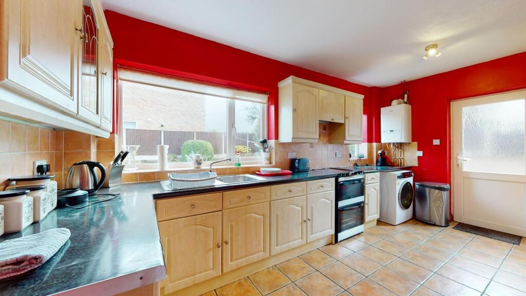 KITCHEN/BREAKFAST ROOM
