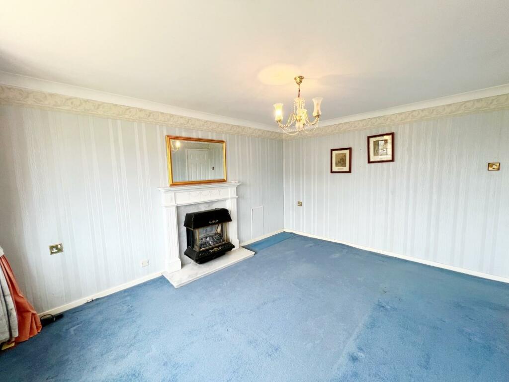 Lounge pic 3.jpg