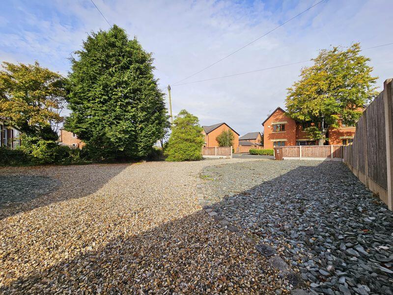 Driveway &amp; Front Outlook