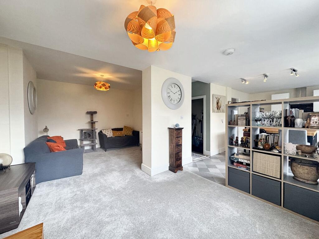 Kitchen/Diner/Family Area