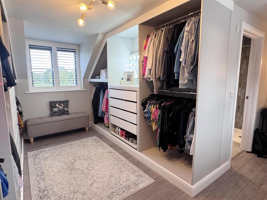 Dressing Area 1.JPG