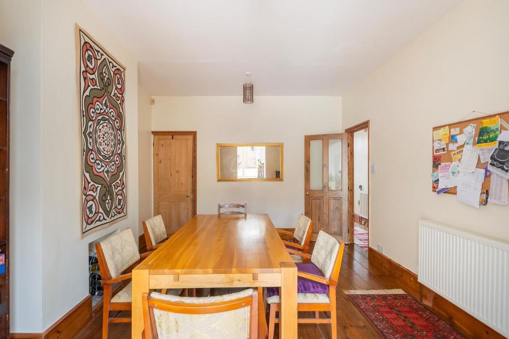 2P0RHD - Dining Room A.jpg