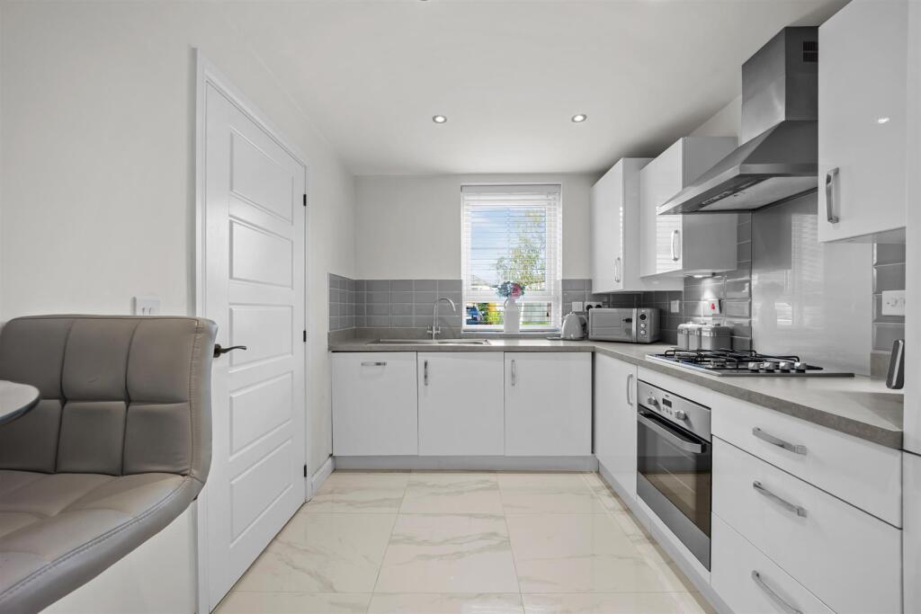 12 Springwell Avenue-10.jpg