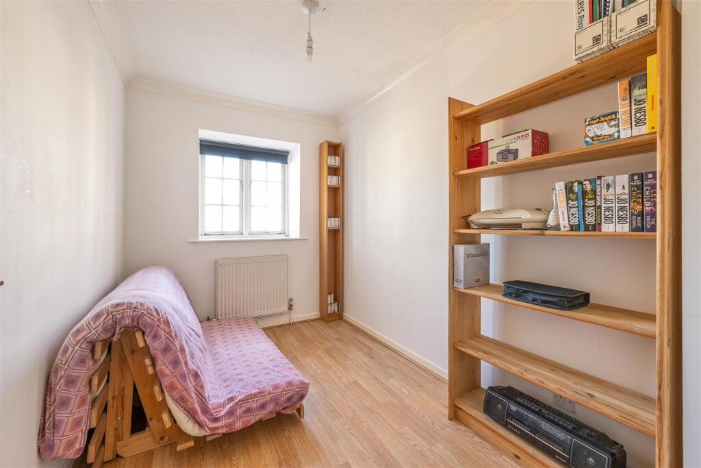 Handsworth Avenue, E4